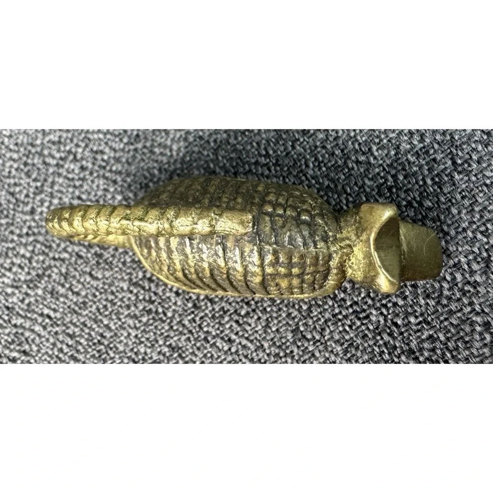 Vintage Baby Brass Armadillo Figurine Paperweight Russ Berrie 2